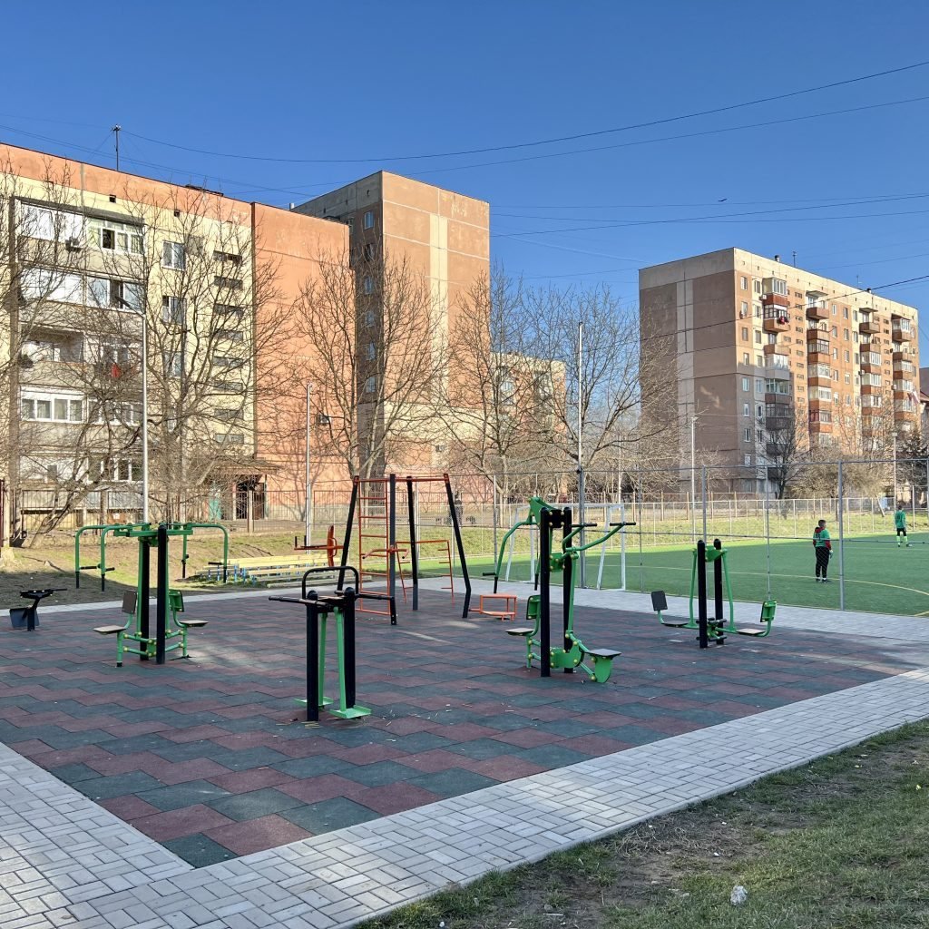 Спортивний майданчик